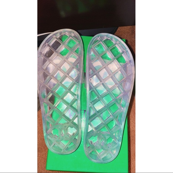 Chanel Interlocking CC Logo Slides - Picture 2 of 3